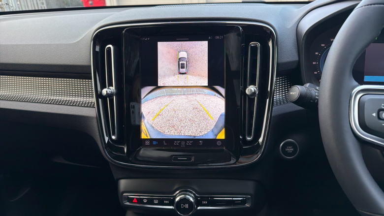 Volvo XC40 2.0 B4P Ultimate Dark 5dr Auto Petrol Estate